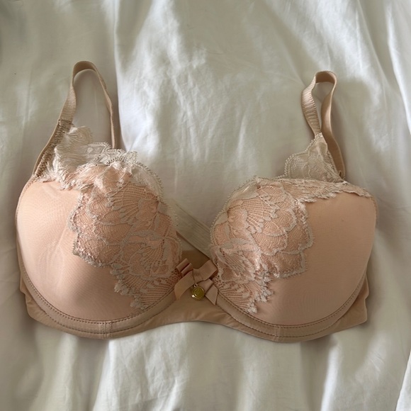 Chantelle Peach Pink Lace Bra - Picture 1 of 3